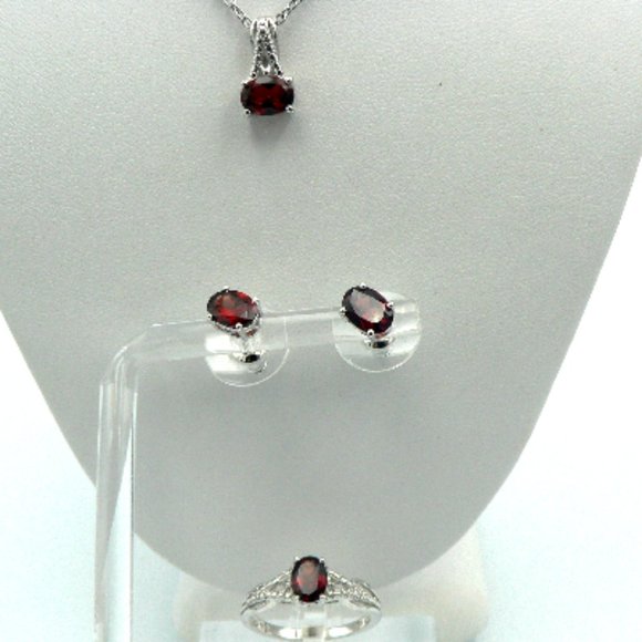 Sz 5 Genuine Mozambique Garnet 3 pc Set  NWOT - Picture 1 of 9